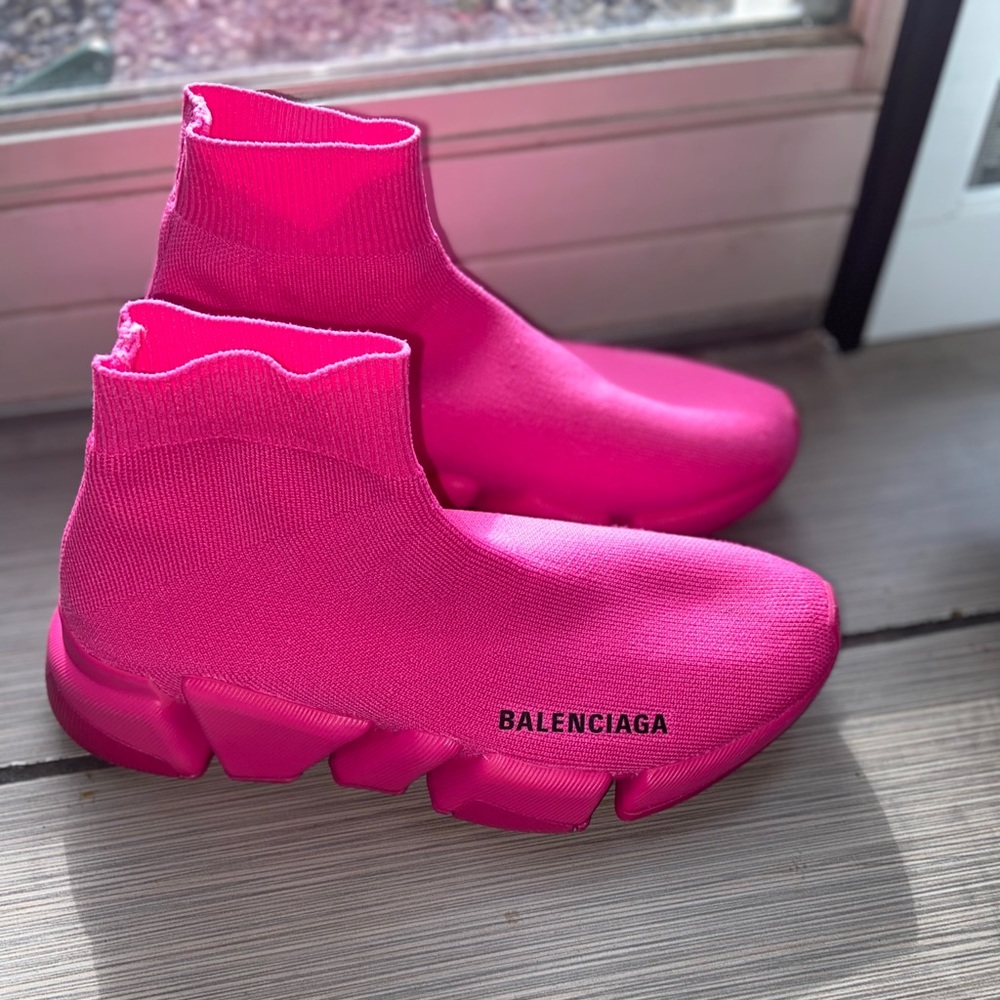 100% AUTHENTIC Women’s Balenciaga Speed Sneakers!!